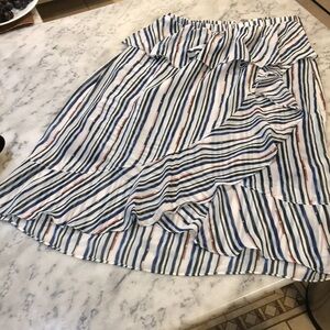 12 Thompson, Pull-on Beautiful striped skirt. Size medium, with ruffle trim